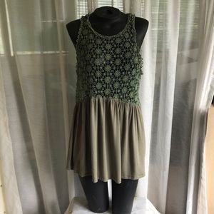 Femine green lacy Tunic